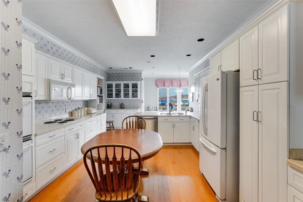 Kitchen — The Long View — before.